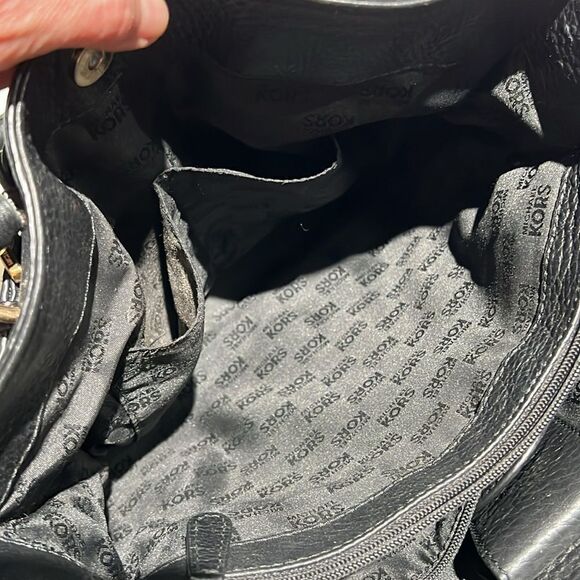 MICHAEL KORS Tumbled Black Leather Crossbody Satchel Gold Hardware B92 - Picture 11 of 16